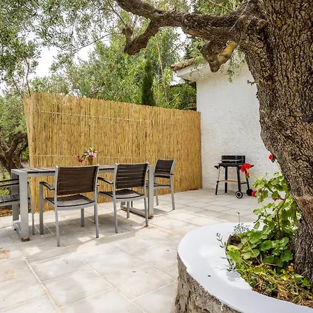 Holiday home Olive House
